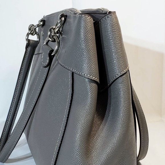 Coach-crossgrain Brook mini, carry all hand bag, like new. w/crossbody strap - Picture 5 of 14